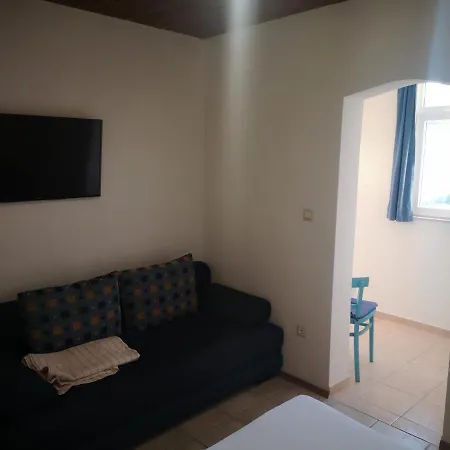 Apartments Tri Palme Baska Voda Exterior photo