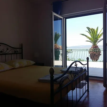 Apartments Tri Palme Baska Voda Exterior photo