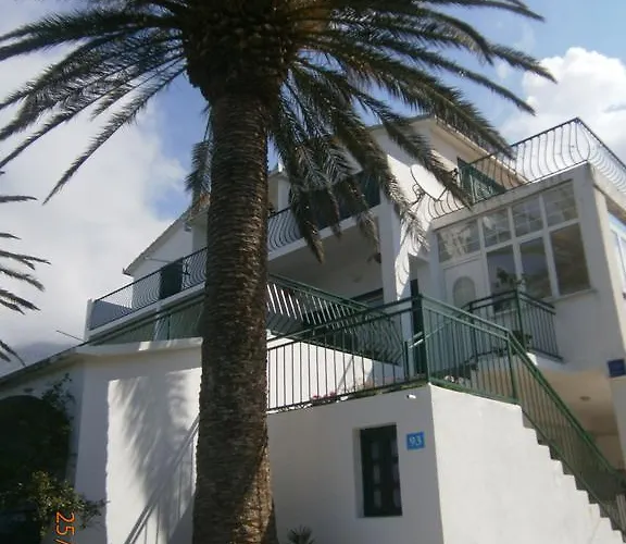 Apartments Tri Palme