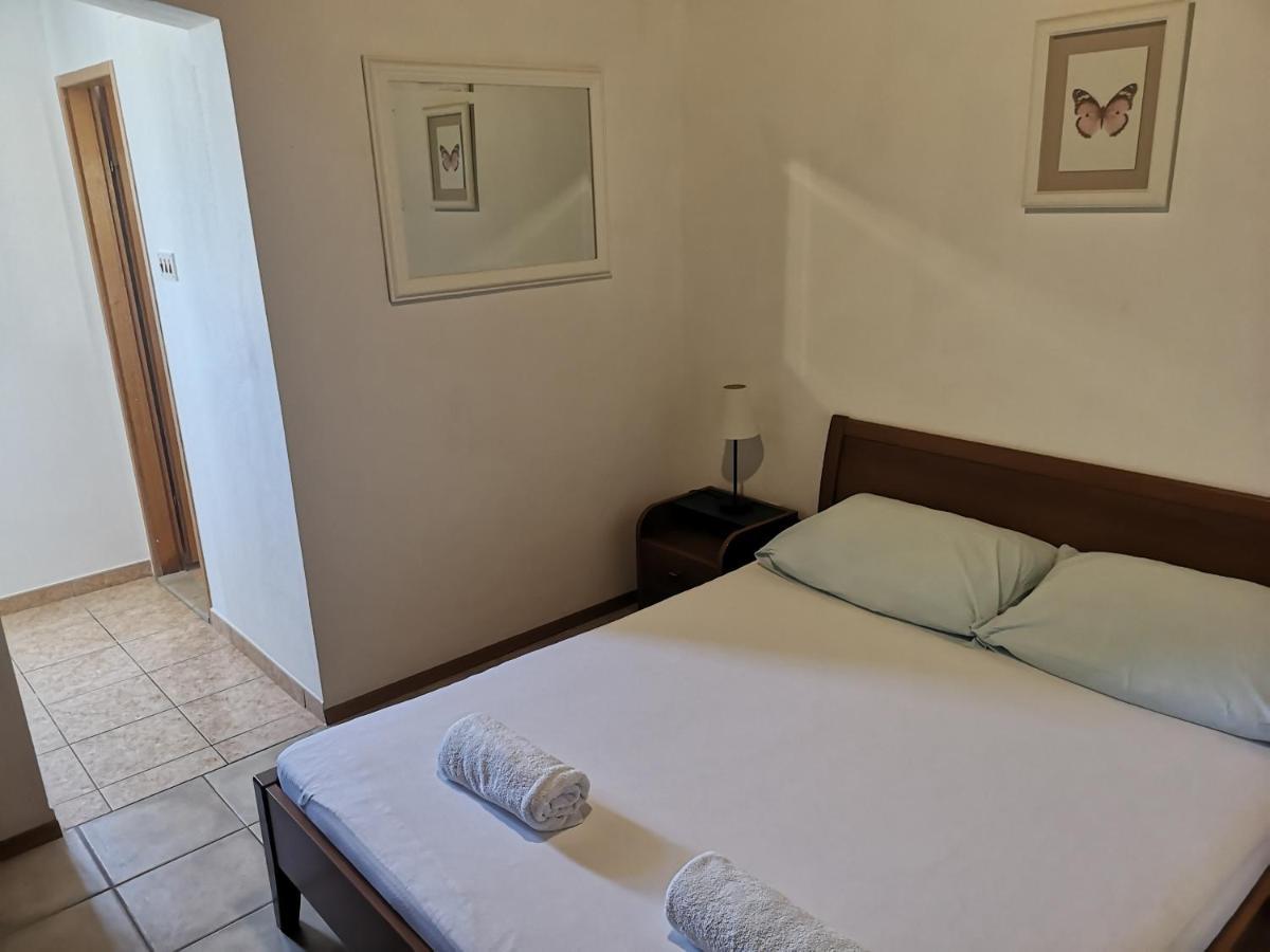 Apartment Tri Palme *