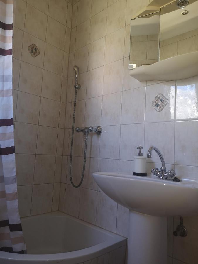 Tri Palme Apartment Baska Voda