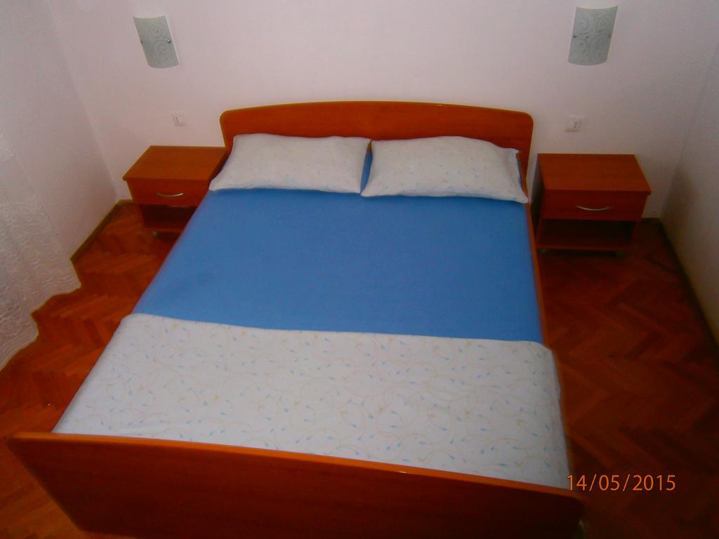 Tri Palme Apartment Baska Voda